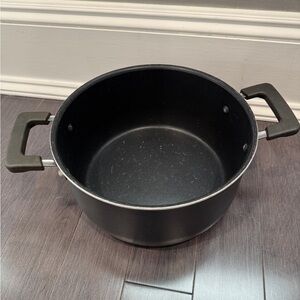 T-Fal Premium Black Medium/Large Stock Pot with Ergonomic Handles